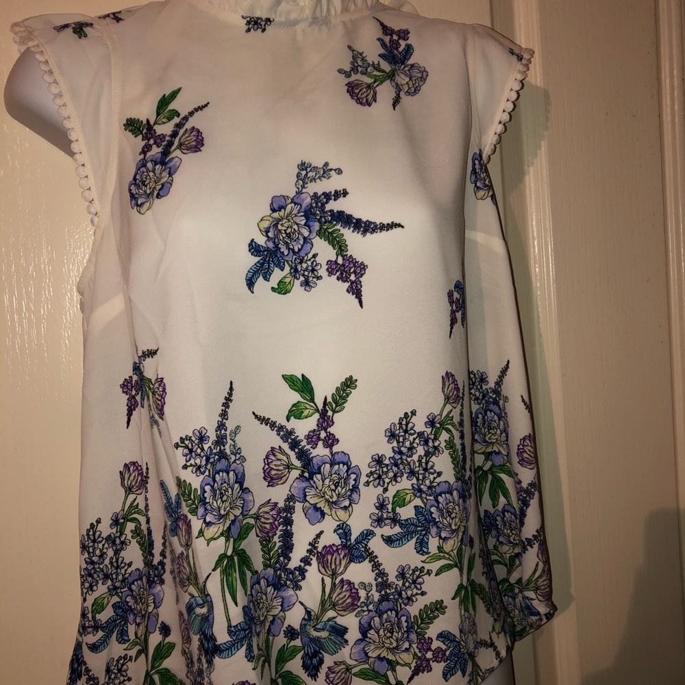 Fresh Blouse for Spring with some nice Sandals